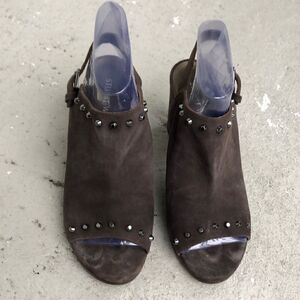 Stuart Weitzman  